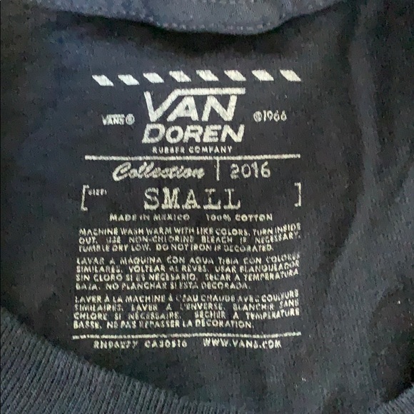 Van’s holiday T-shirt - Picture 4 of 4